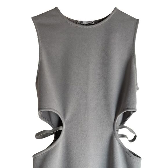 Zara | Midi Bodycon Cutout Dress - Picture 6 of 10